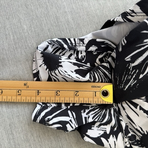 Chubbies The Resort Swim Trunks Shorts Mens XL Black White Flower 4" Mesh Liner - Picture 12 of 15